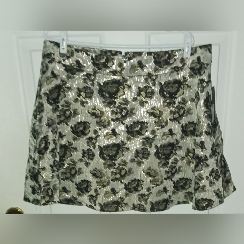 NWT APT 9 Gold and Black Floral Rose Metallic Shine Skirt/Sz 18